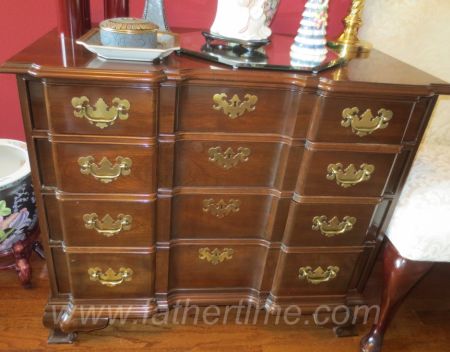 Hepplewhite style mahogany sideboard, Hickory Chair Company, father time auctions st. louis auctions, IL online auctions